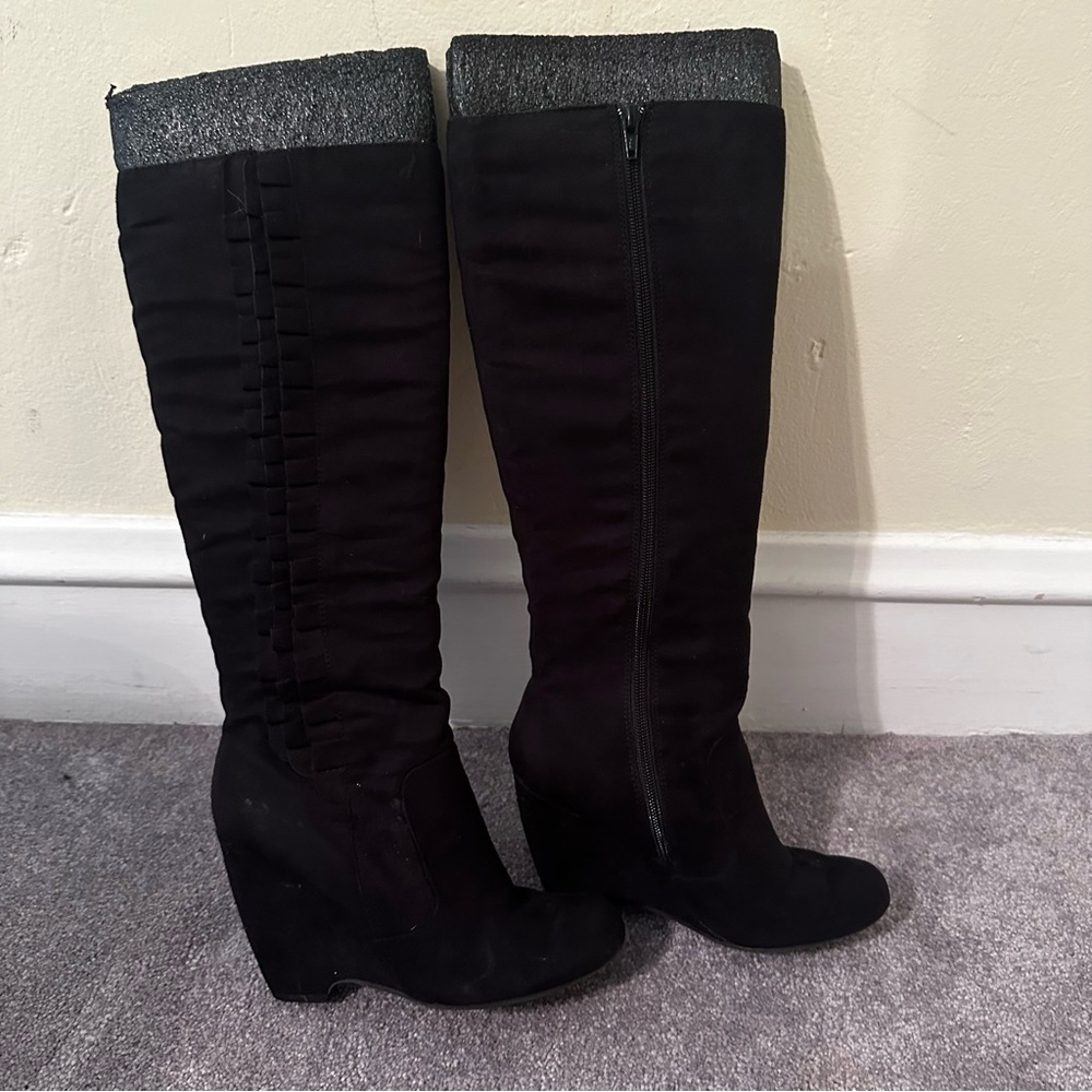 Black suede wedge boots